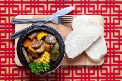 Steamed bread with beef stew